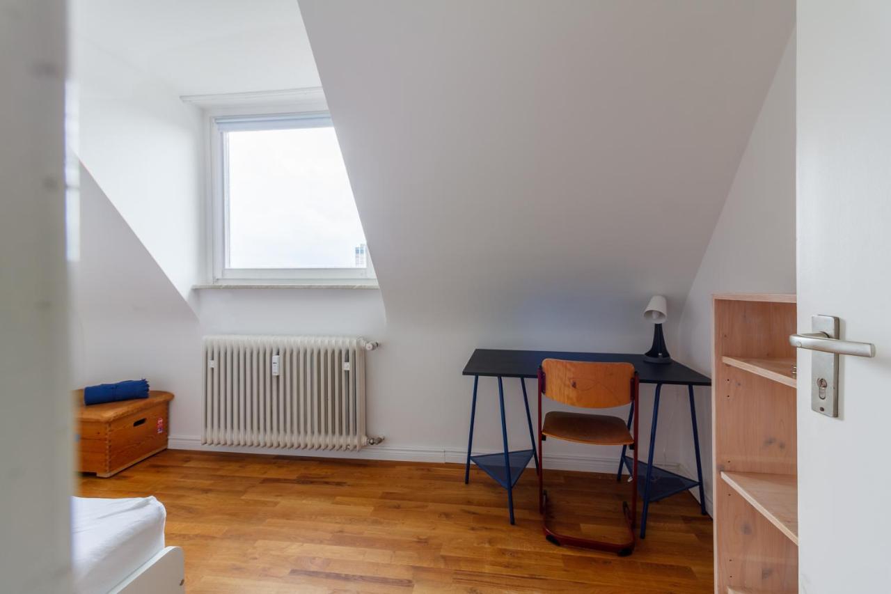 Urban Apartment *